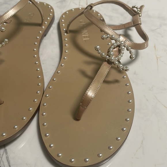 Chanel Nude & White Pearl Thong Flat Sandals🤍 - Picture 7 of 17